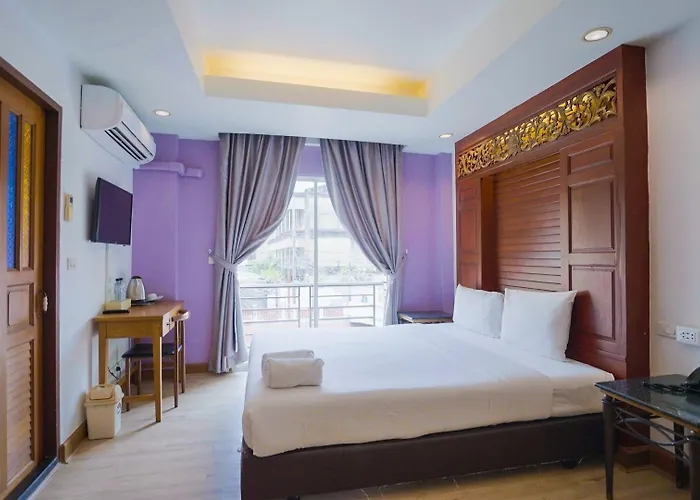 Hotel Korbua House 3*