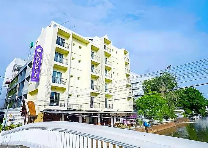 Korbua House 3*
